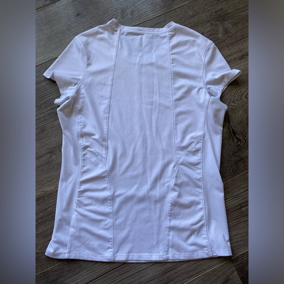 Alo Yoga white mesh ventilated work out t-shirt - Picture 3 of 6